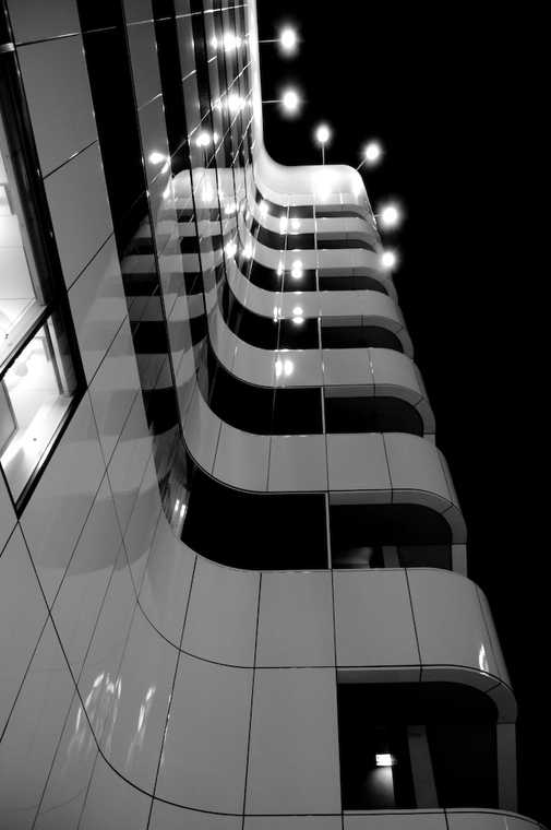 Building_in_tokyo